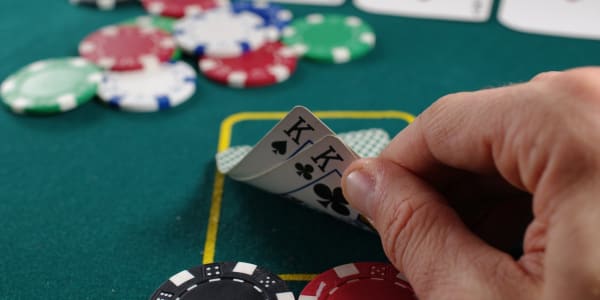 Przewodnik po pokerze, jak zrobić zwycięskie rozdanie